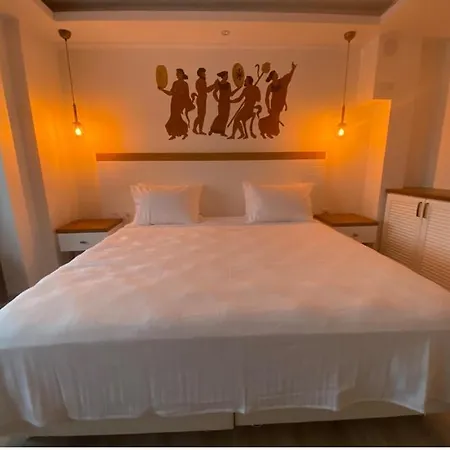 In Ephesus And Art Galery Hotel *