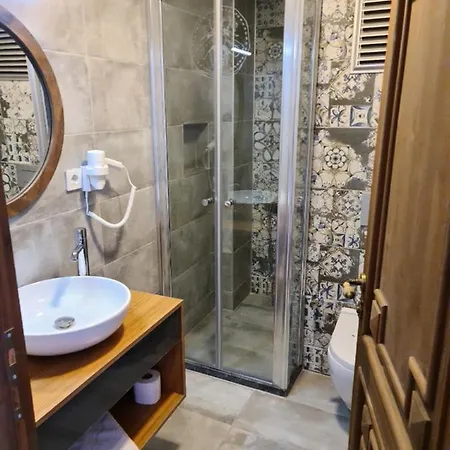 Hotell In Ephesus And Art Galery