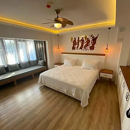 Hotell In Ephesus And Art Galery