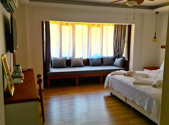 In Ephesus And Art Galery Otel *
