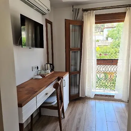 In Ephesus And Art Galery Hotel *